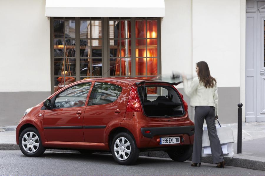  Peugeot 107 2009 года  (фото 25 из 30)